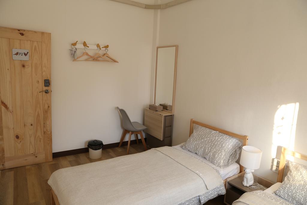 Green Home Hostel And Massage Бангкок Экстерьер фото