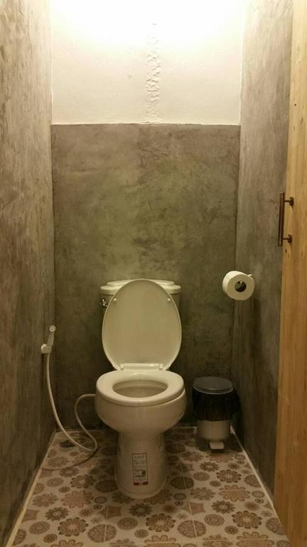 Green Home Hostel And Massage Бангкок Экстерьер фото