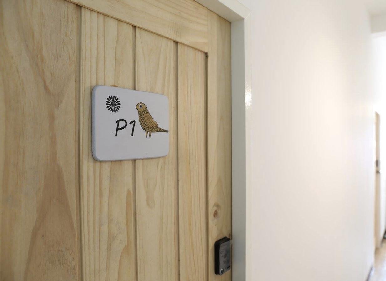 Green Home Hostel And Massage Бангкок Экстерьер фото